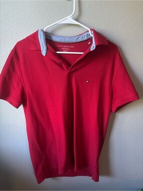 Tommy Hilfiger Red Men’s Polo with Contrast Inner Collar